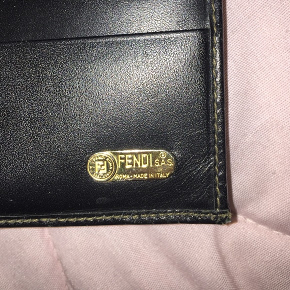 FENDI Wallet Authentic - Picture 4 of 4